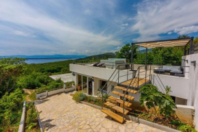 Privathaus mit Pool und traumhaften Ausblick